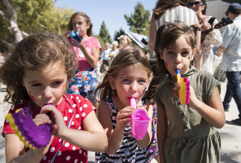 Girls with Shofars